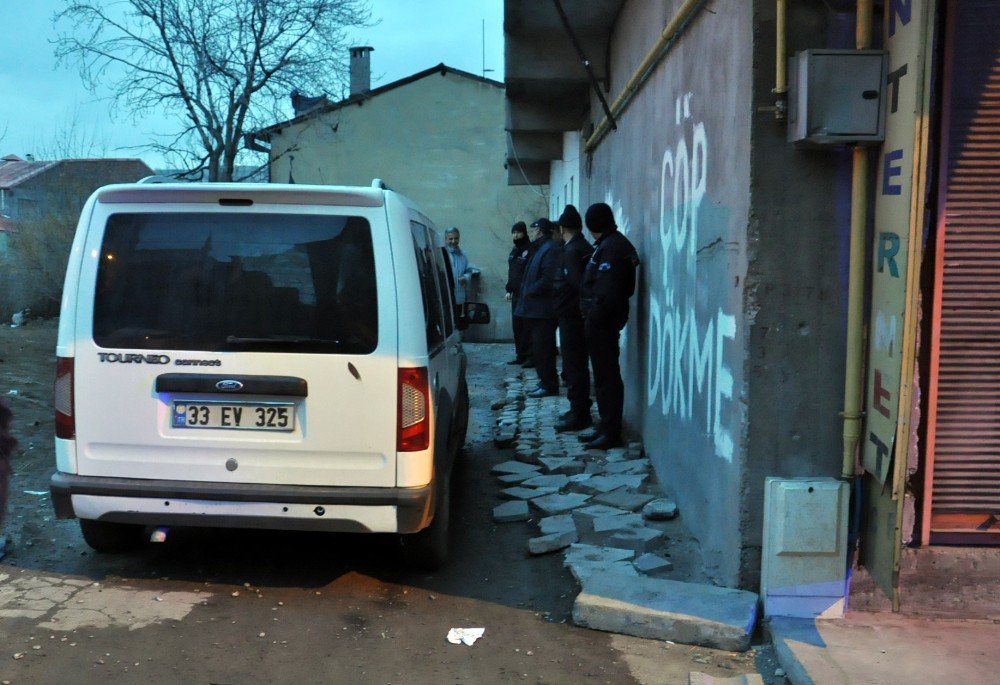 Kars’ta Apartman Bahçesinde Köpek Besleme Tartışması Karakolda Bitti