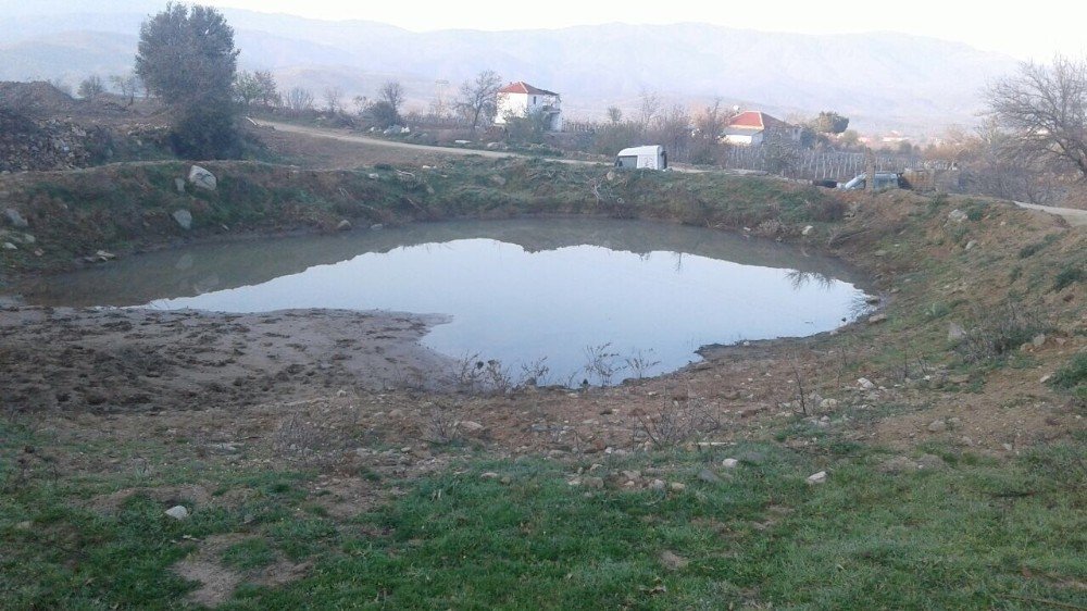 Dindarlı Mahallesinin Göleti Temizlendi