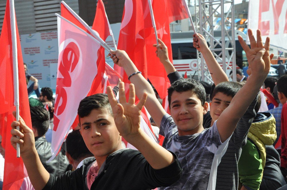 Başbakan Yıldırım: "Bir Yandan Hizmet Ederken Bir Yandan Şeytan Taşladık"