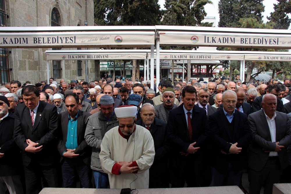 "Evrensel İnsan Hakları Beyannamesi" Samsun’da Yırtıldı