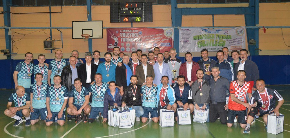 Bozüyük Belediyesi Kurumlar Arası Voleybol Turnuvası’nda Şampiyon Bozüyük Belediyesi