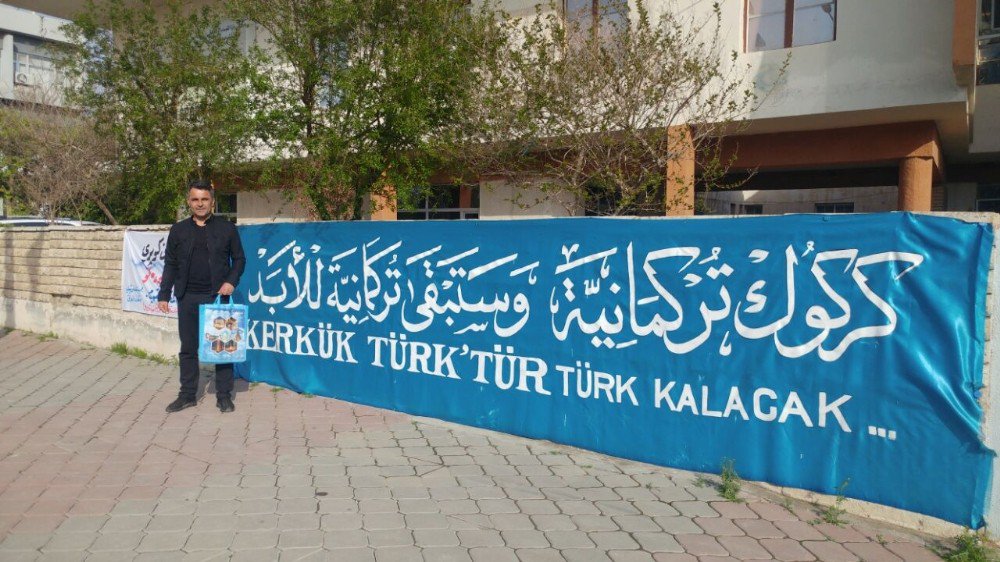 Türkmenler Bayrak Nöbetinde