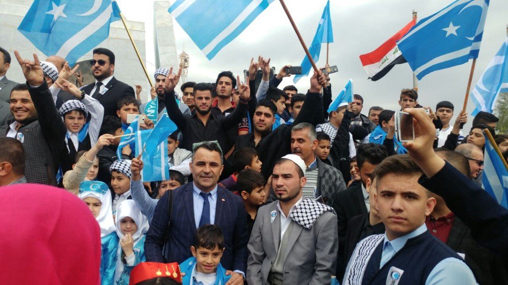 Türkmenler Bayrak Nöbetinde