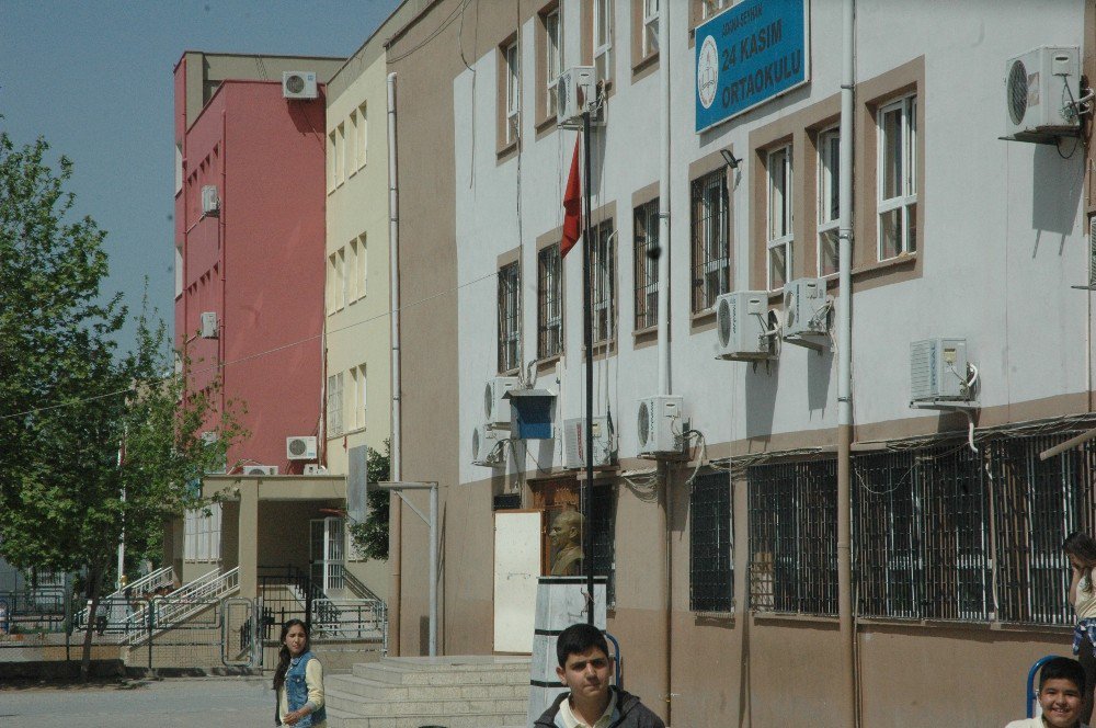 Adana’da 16 Öğrenci Çikolatadan Zehirlendi