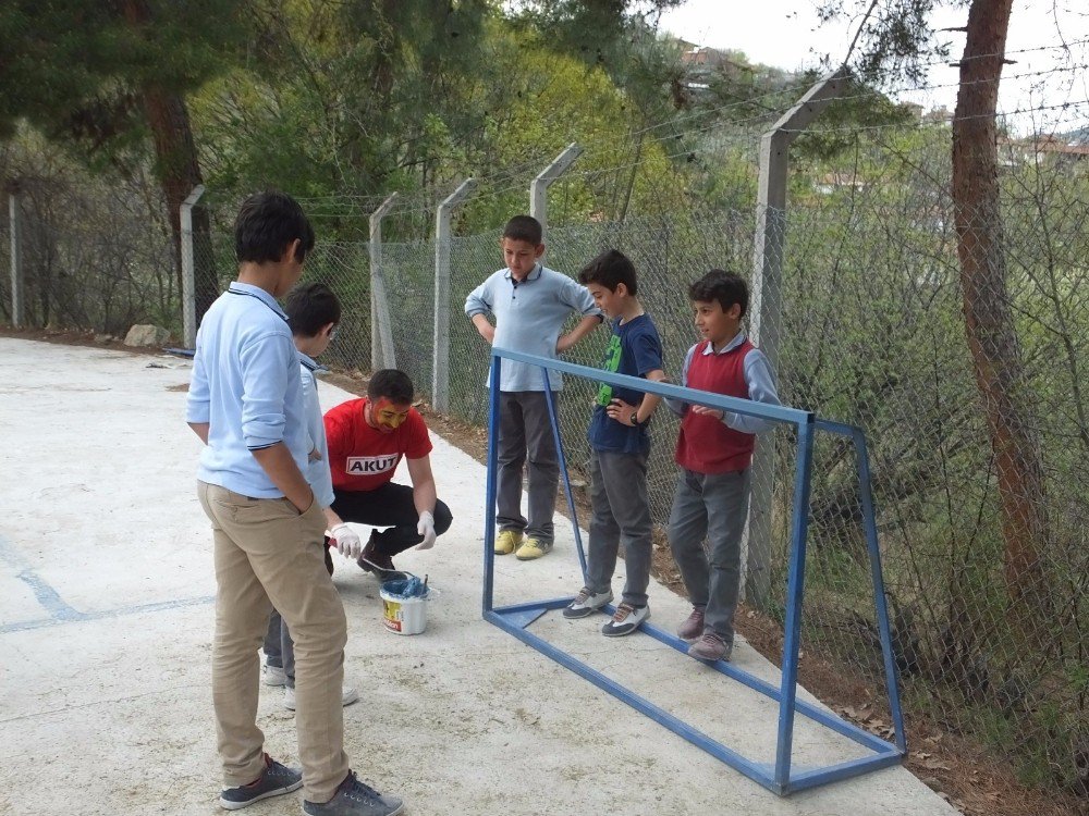 Akut Gönüllüleri Öğrencilerle ‘Bir Gün’ Geçirdi