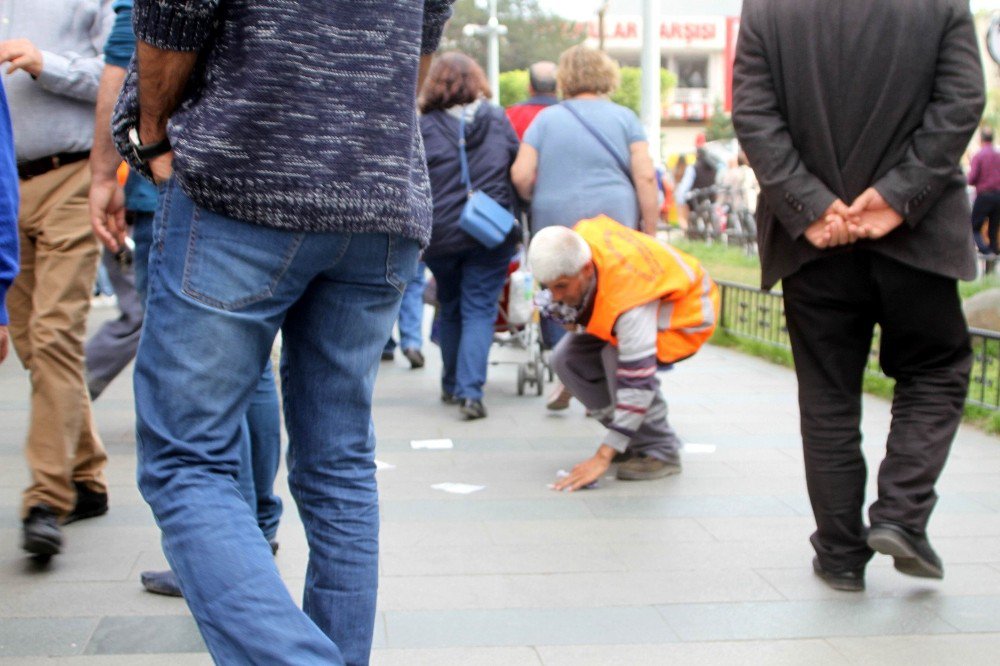 Düğünde Para Saçar Gibi ‘Hayır’ Broşürü Saçtılar