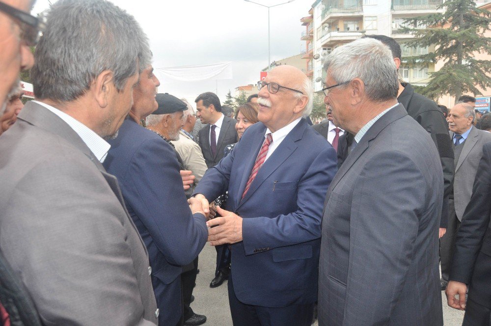 Bakanla Tokalaşmak İçin Uzun Kuyruk Oluşturdular