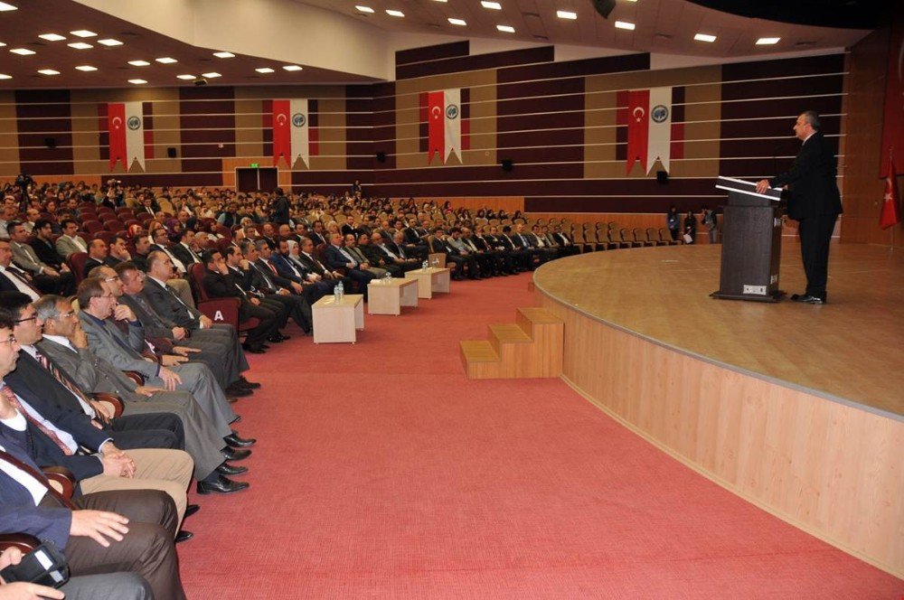 “Yeni Dünya Düzeni İnşasında Türkiye’nin Rolü Ve Karaman’ın Geleceği” Konferansı