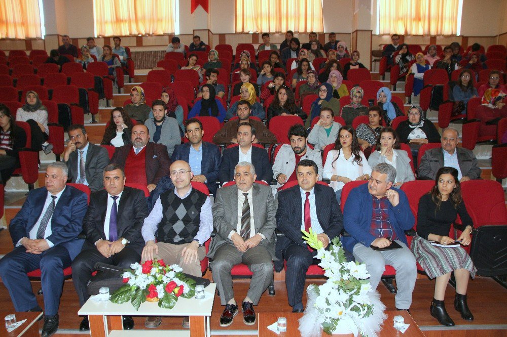 Öğretmen Adaylarına Eğitimde Kariyer Planlama Semineri