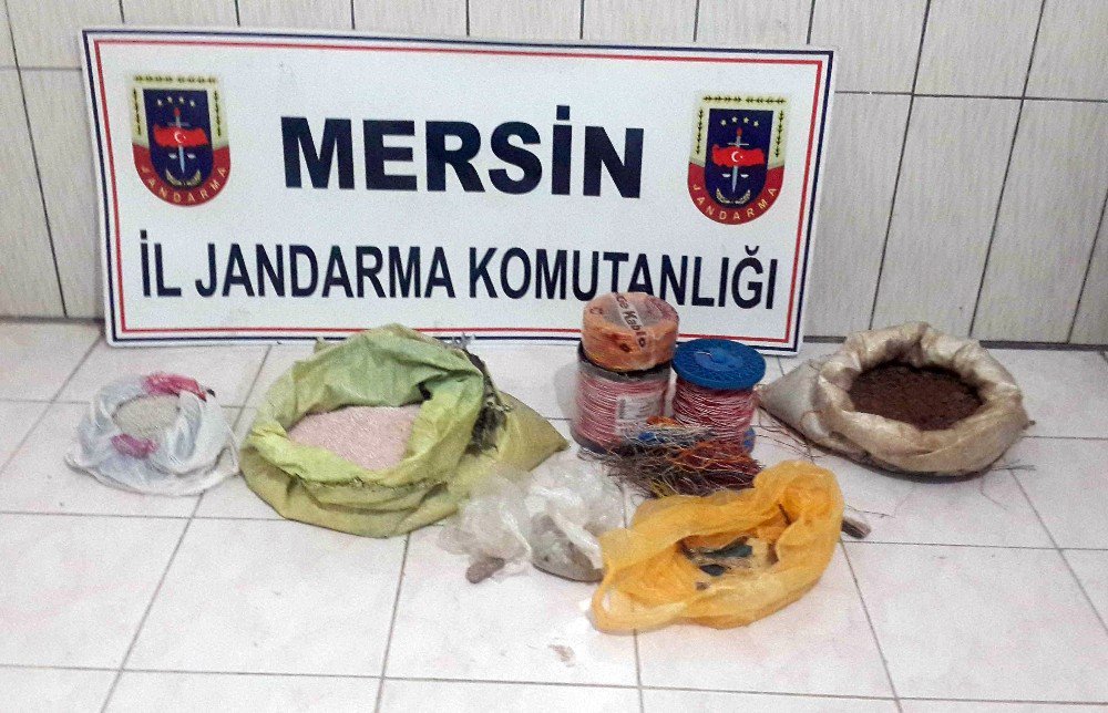 Mersin’de Kaçak Kazı Yapanlar Suçüstü Yakalandı