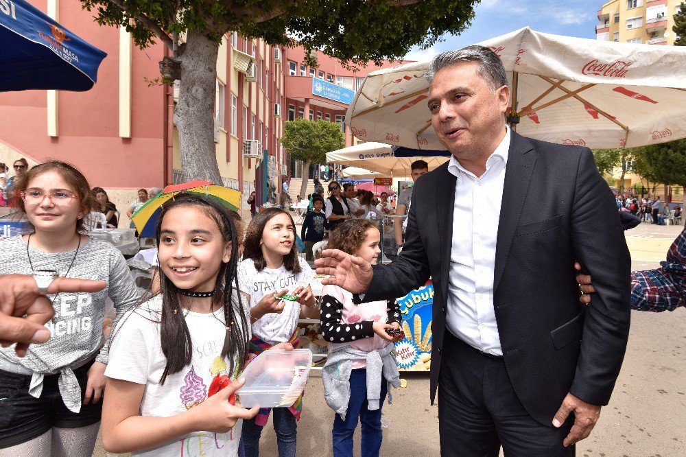 Başkan Uysal, Velisi Olduğu Okulun Kermesinde