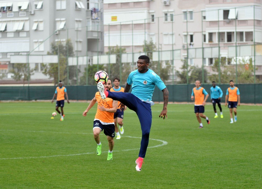 Safet Susic: "Gaziantep Deplasmanı Zorlu Geçecek"