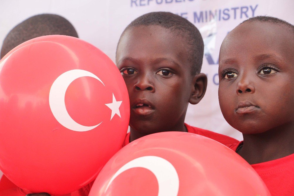 Tika Çad’da Gönüllü Doktorlarla Şifa Dağıtmaya Devam Ediyor