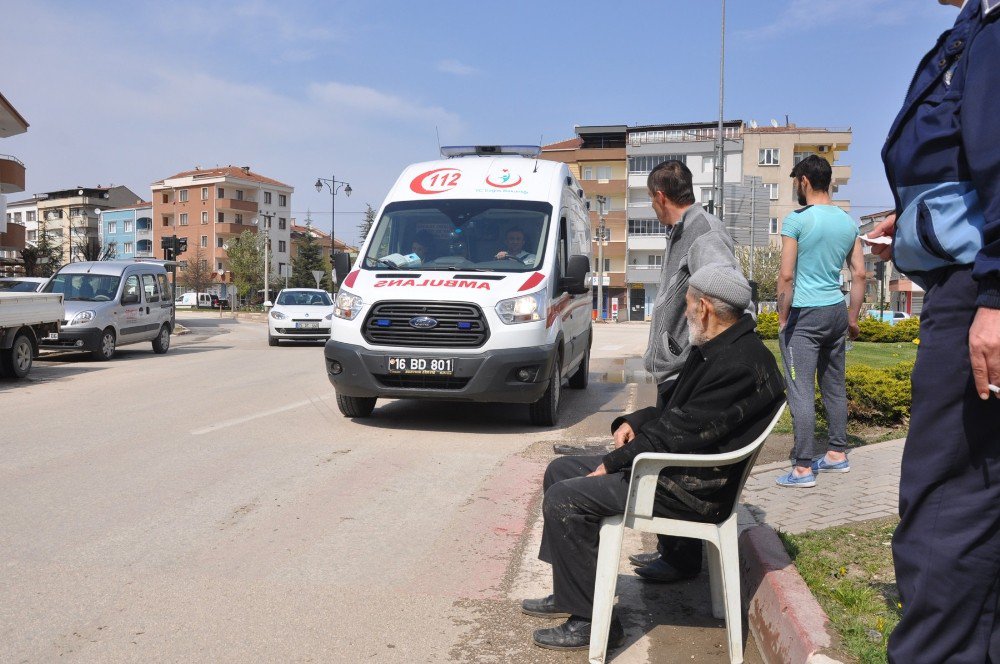 Otomobil Yaşlı Adama Böyle Çarptı