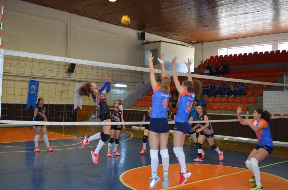 B Gençler Voleybol Turnuvası Adıyaman’da Başladı