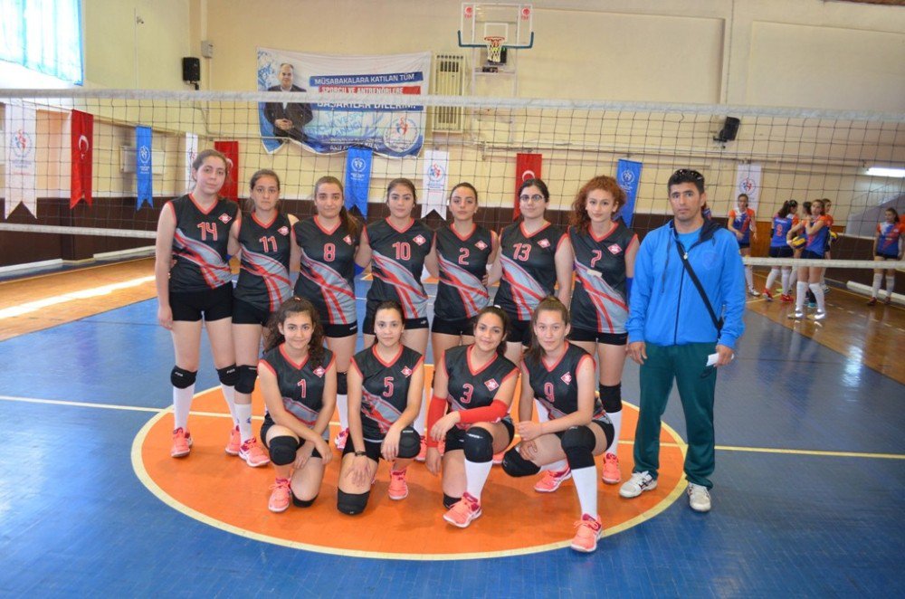 B Gençler Voleybol Turnuvası Adıyaman’da Başladı