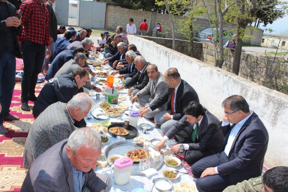 Bağarası Köy Halkı Şükür Duasına Çıktı