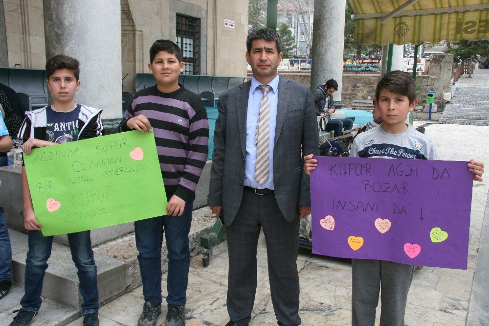 Afyonkarahisar Beyazıt İlköğretim Okulu Öğrencilerinden ’Ağızlar Kirlenmesin’ Projesi