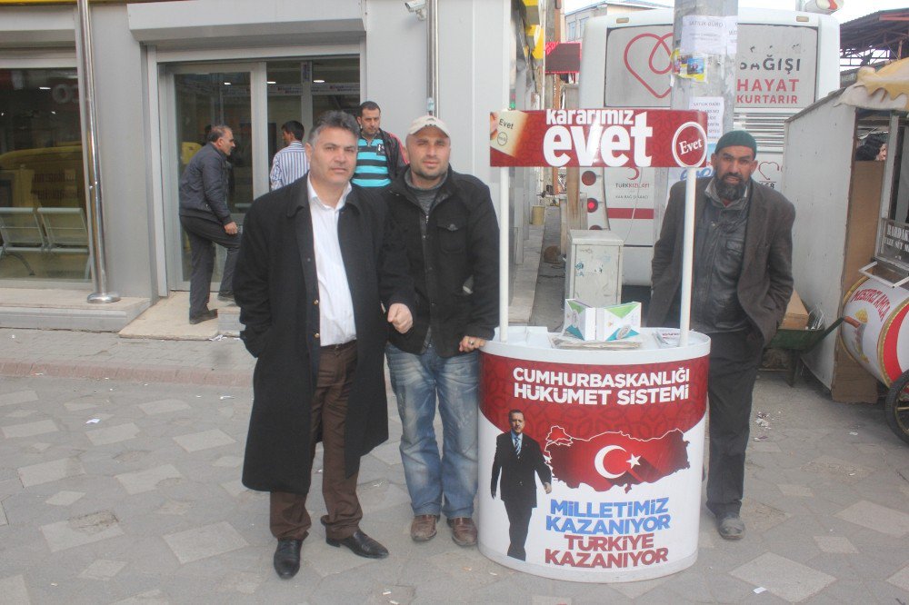 Ağrı’da Ak Parti ‘Evet’ Standı Kurdu