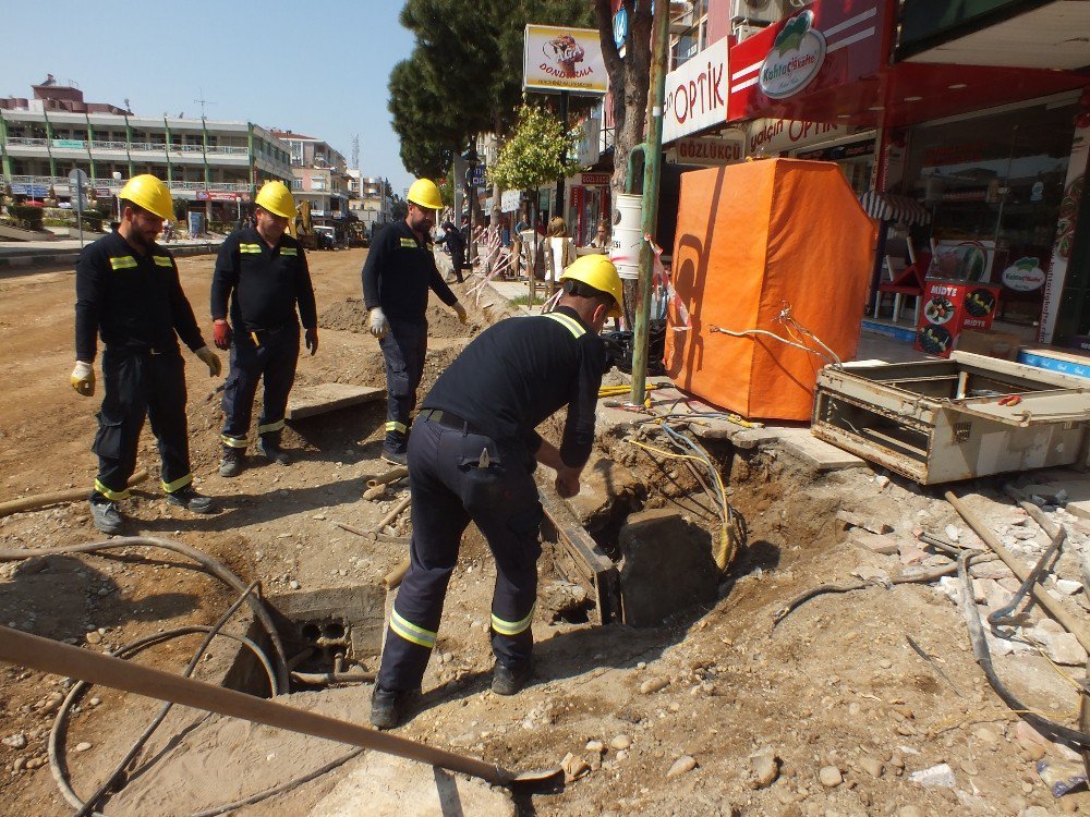 Serik’te Elektrik Baks Panoları Değişiyor