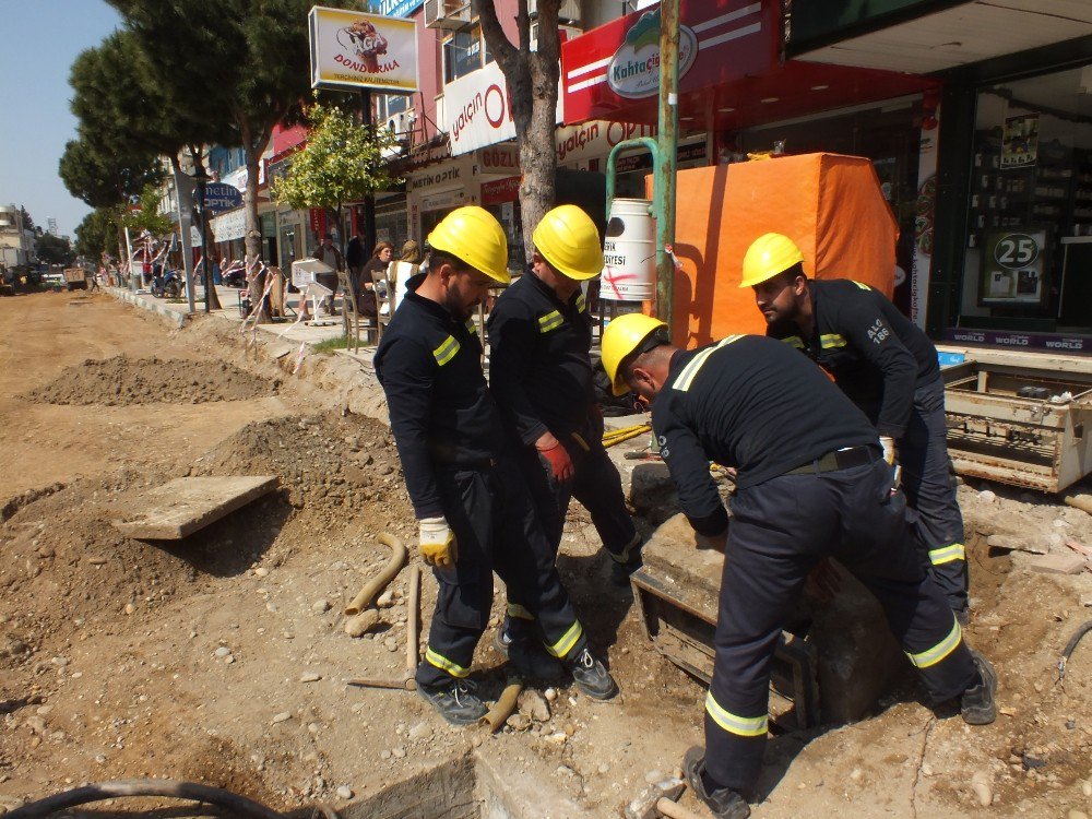 Serik’te Elektrik Baks Panoları Değişiyor