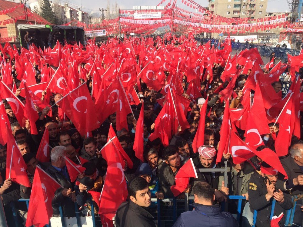 Yüksekova’da Başbakan Yıldırım Coşkusu