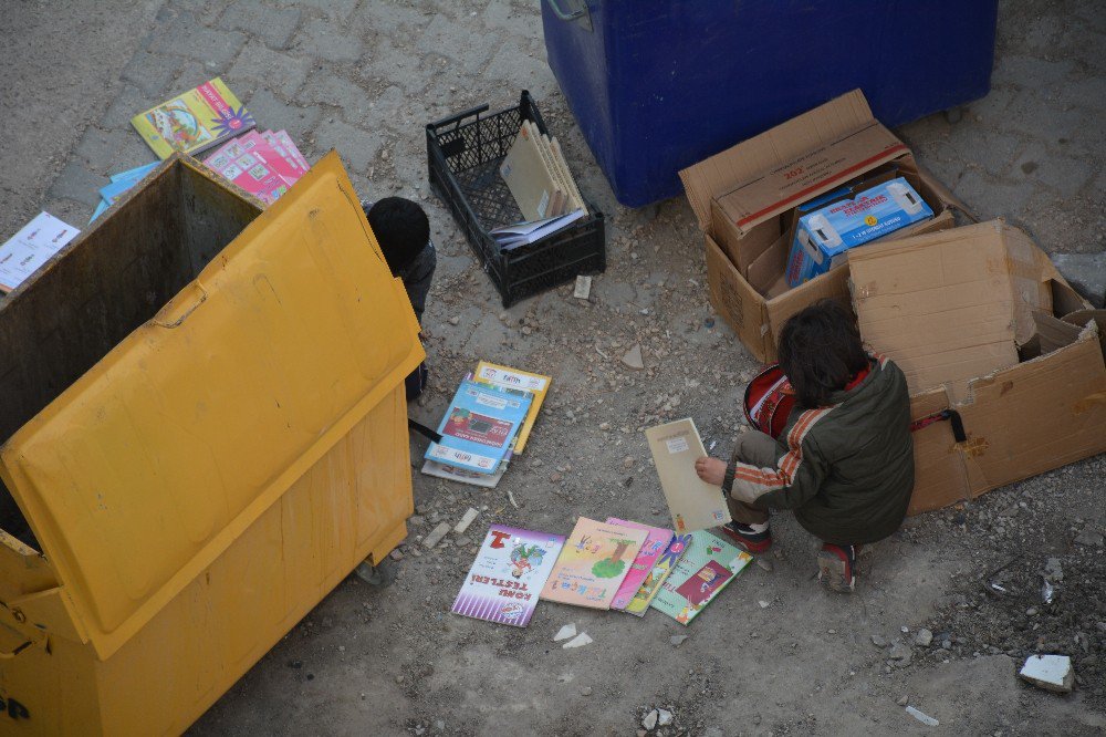 Çocukların Kitap Aşkı