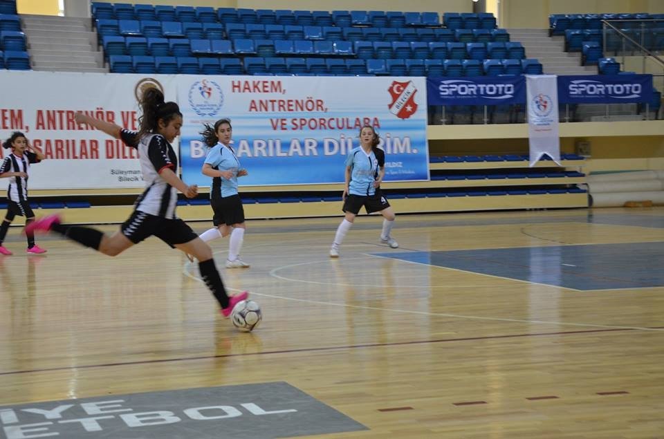 Türkiye Şampiyonasına Okul Sporları Futsal Yarı Final Müsabakalarına Bilecik Ev Sahipliği Yaptı