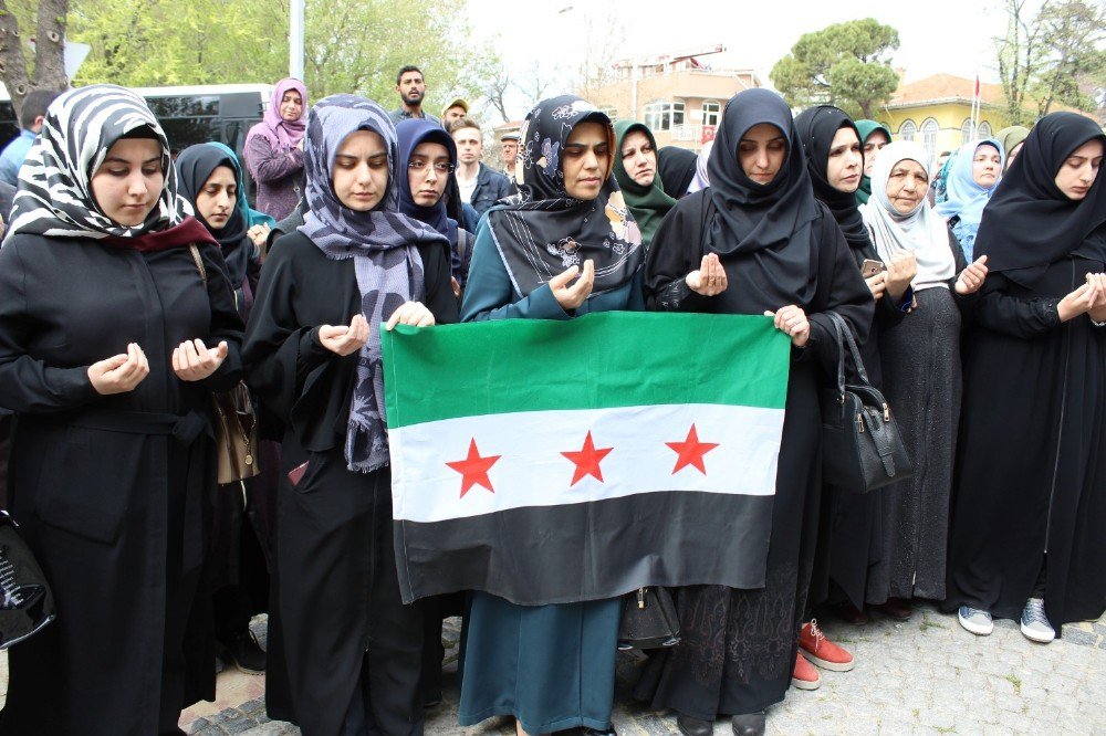 İhh İnsani Yardım Vakfı, İdlib Saldırısını Protesto Etti