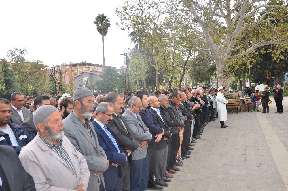 İslahiye’de İdlib’de Hayatını Kaybedenler İçin Gıyabi Cenaze Namazı Kılındı