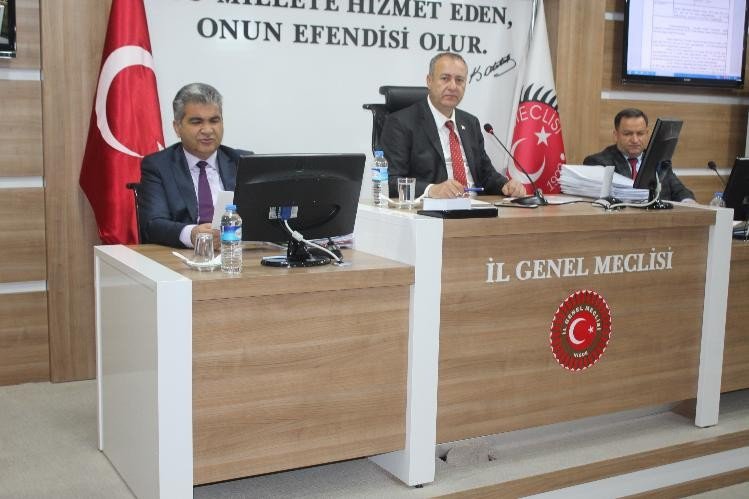 İl Genel Meclisi Milliyetçi Hareket Partisi Grup Başkanı Tahsin Eren;