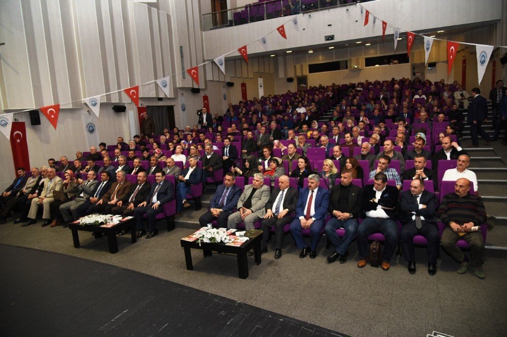 Trabzon’da ’Anayasa Değişikliği Ve Cumhurbaşkanlığı Hükümet Sistemi’ Konulu Konferans Düzenlendi