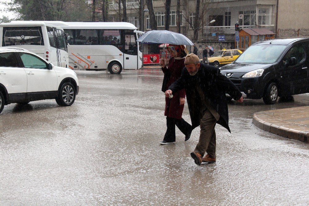 Elazığ’da Yağmur Etkisini Göstermeye Başladı