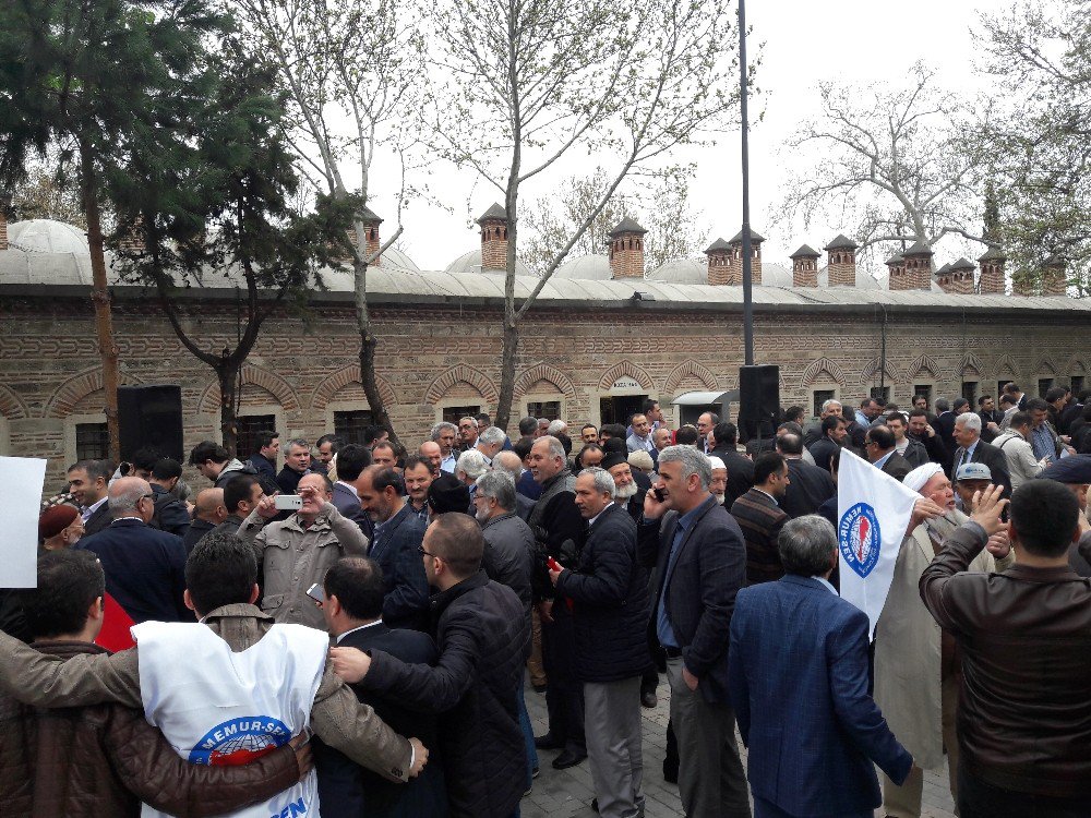 Ulucami’de Binlerce Kişi İdlib İçin Gıyabi Cenaze Namazı Kıldı