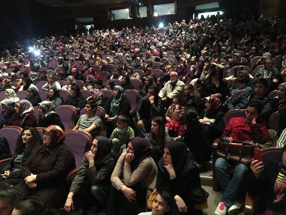 Nihat Hatipoğlu Küçükçekmece’de Kutlu Doğum Özel Etkinliğine Katıldı