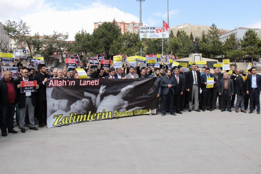 İdlib’te Ölenler İçin Gıyabi Cenaze Namazı Kılındı