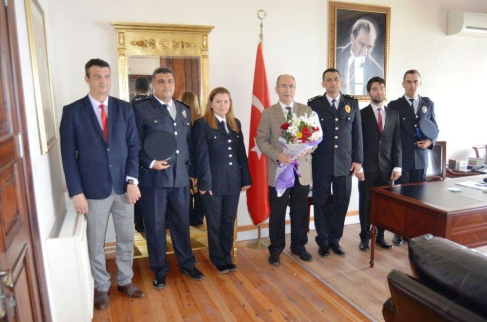 Ayvalık’ta Polis’ten Kaymakam Nazlı’ya Anlamlı Ziyaret