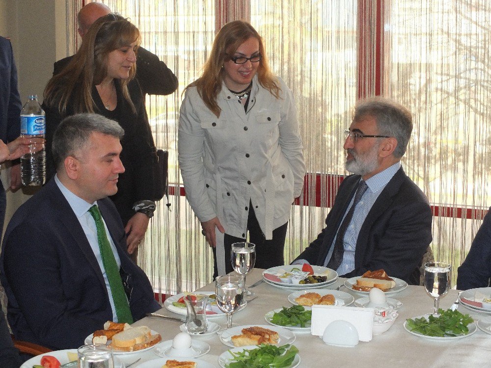 Eski Bakan Taner Yıldız: "Varlık Fonu Bir Prestijdir"