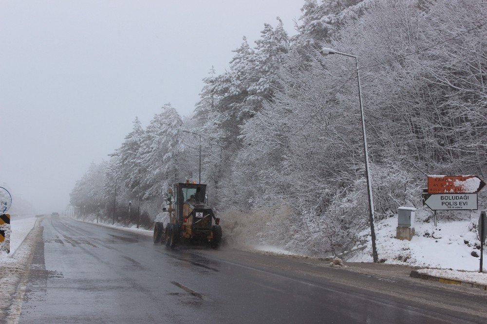 Bolu Dağı’nda Kar Ve Sis Etkili Oldu