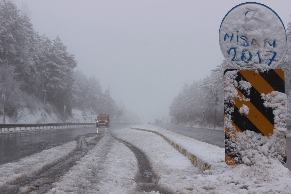 Bolu Dağı’nda Kar Ve Sis Etkili Oldu