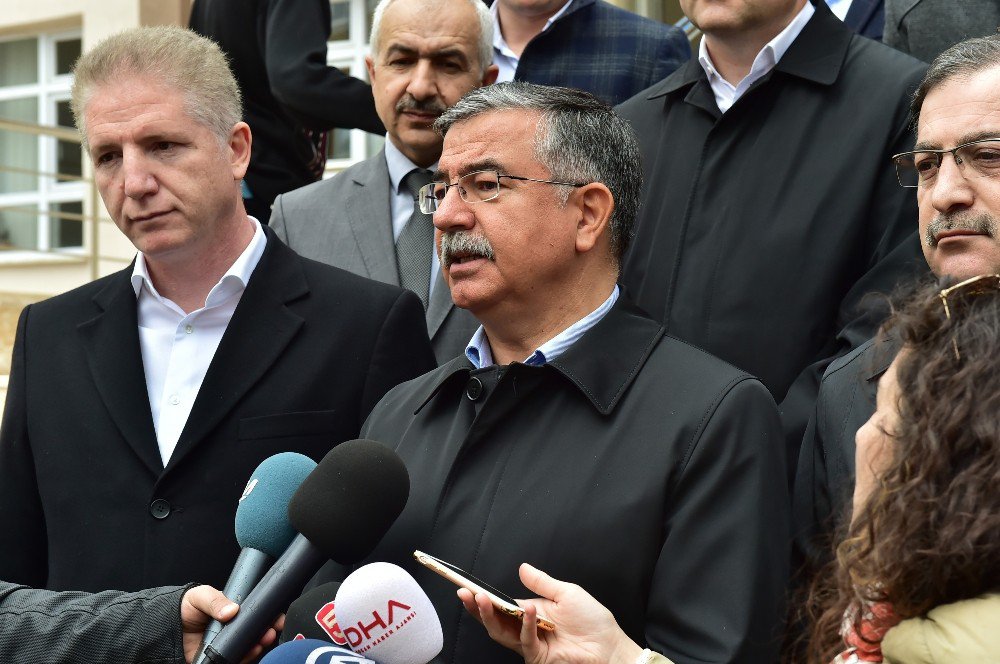 Bakan Yılmaz’dan Okul Müdürlerine Referandum Talimatı