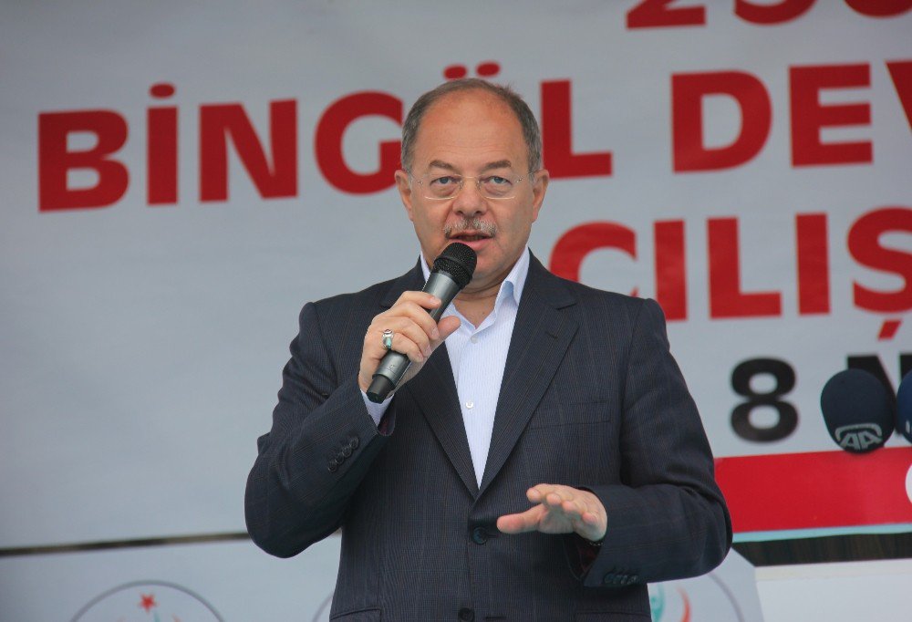 Bakan Akdağ, "Çok Güçlü Bir Türkiye’ye 17 Nisan’da Uyanalım"