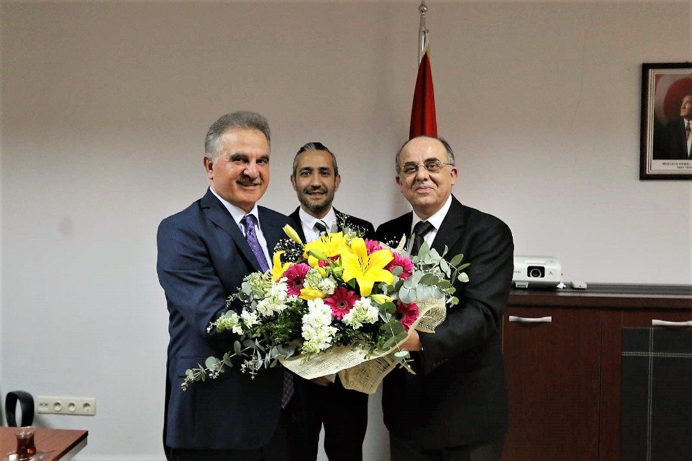 Hukuk Fafültesi Dekanlığına Prof. Dr. Mehmet Tayfun Amman Atandı