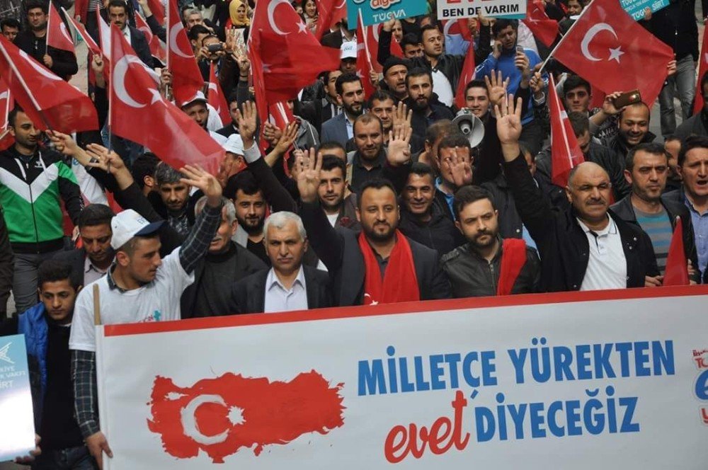 Siirt’te ’Evet’ Yürüyüşü Düzenlendi