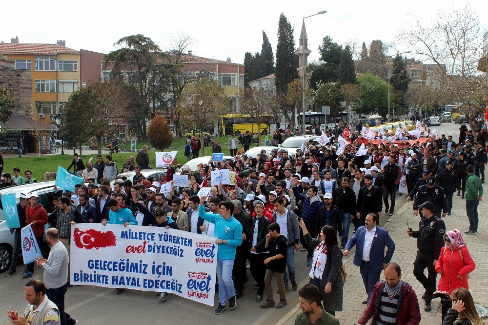 Tekirdağ’da ‘Evet’ Yürüyüşü