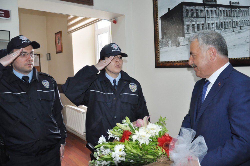 Bakan Arslan’dan Kars Emniyetine Anlamlı Ziyaret