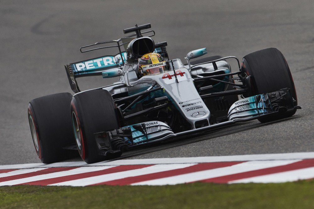 Çin Grand Prix’in Kazananı Lewis Hamilton