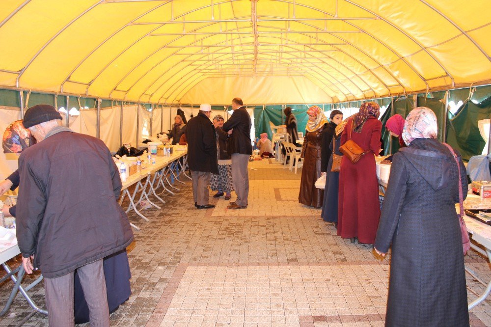 Adıyaman’da Öğrenciler Yararına Kermes