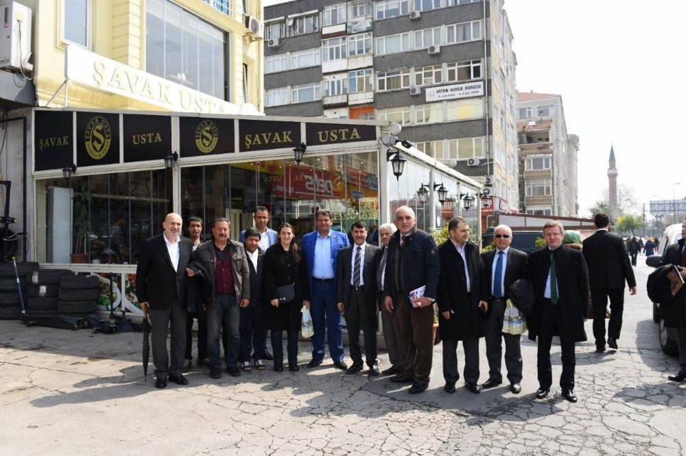 Ayhan İstanbul’daki Akçakalelilerden Evet İçin Destek İstedi