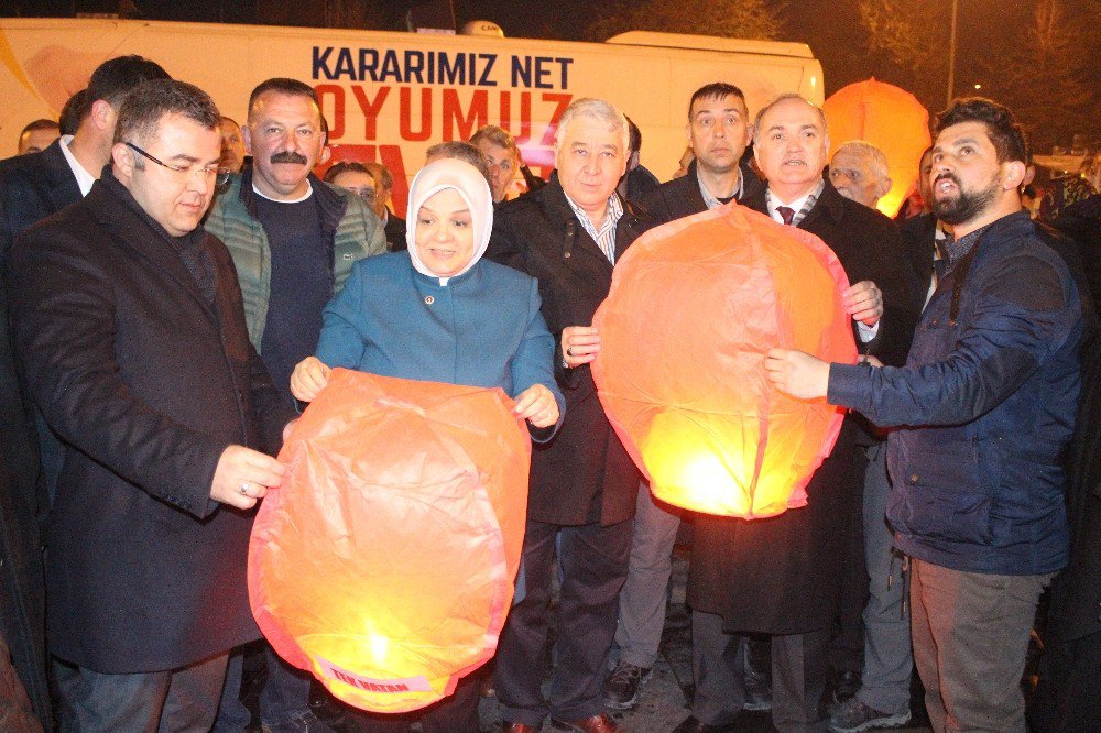 Bakan Özlü, Dilek Feneri Uçurdu